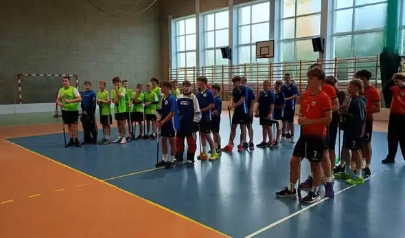 Sukces ósmoklasistów z SP3 Miastko w finale powiatowym unihokeja