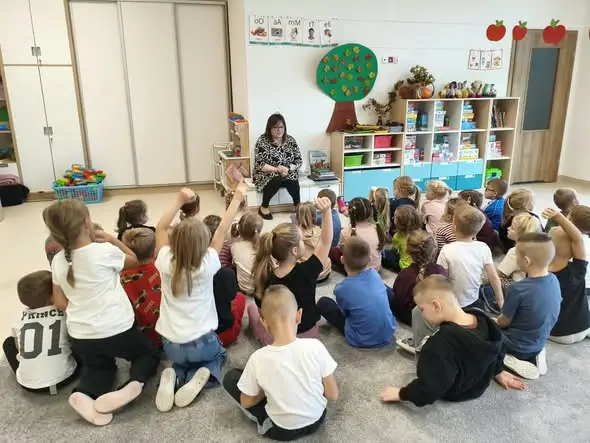 Przedszkolaki z Borzytuchomia w świecie bajkowych potworów