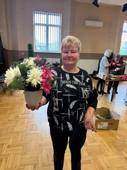 Seniorzy z Gminy Trzebielino tworzyli stroiki funeralne